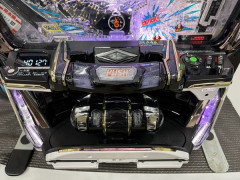 サミー 新筐体の全貌が公開！スマホ置き場多数アリ・イヤホンジャック搭載！