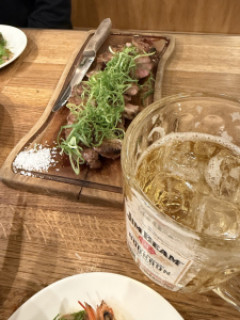 昼間から酒飲んでるやつってマジで終わってるよな
