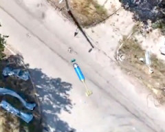【動画】ロシア軍が仕掛けた地雷や待ち伏せドローンをFPVドローンで破壊するウクライナ。
