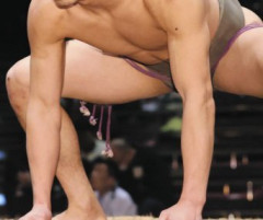 【動画】史上最軽量の165cm57kgで大相撲力士になった15歳、デビュー戦で186cm165kgの相手に当たってしまう