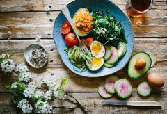 ダイエット中って外食何食えばいいの？のんもなくない