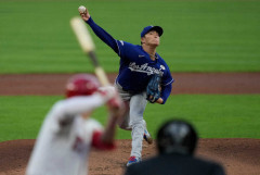 山本由伸(28) NPB70勝 MLB33勝