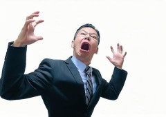 【恐怖】食事マナーに腹が立った55歳、10代男性に『恐ろしい事』をしてしまう！！