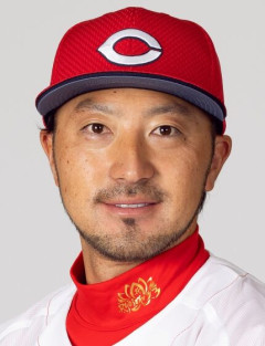 菊池 涼介　率.266(7111-1888) 本142 点652 盗130