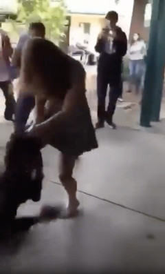 【驚愕】 白人美少女さん、襲ってきた同級生を仕留めてしまう・・・