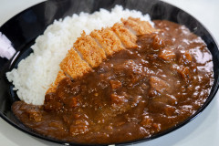 はっきり言わせてもらうわ。カツカレーは「不味い」