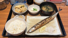 【悲報】サンマとイワシが旬な季節なわけだが