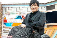 【朗報】脊髄損傷で車椅子の47歳俳優・滝川英治さん、ドラマ事故から9年「まだまだ前を向いて奮起しています」・・・・・・・・・