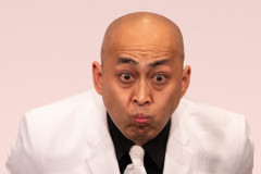 【画像】錦鯉の長谷川雅紀さん、痩せて三島由紀夫さんみたいな顔になる  [421685208]