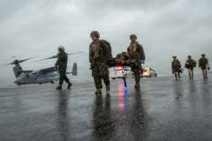 沖縄北部のジャングル戦闘訓練センターで、米海兵隊第3医療大隊が傷病者搬送訓練を実施！