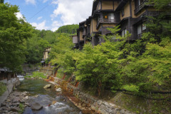 温泉旅館に泊まりに行こうと思ってるんだけどさぁ