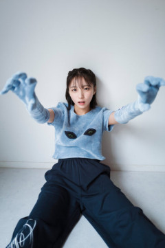“まなみん”が地球を侵略!?日向坂46大野愛実が『B.L.T.11月号』の表紙・巻頭に登場