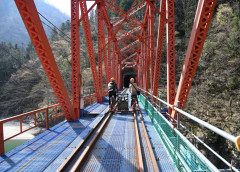 【岐阜：ガッタンゴー】渓谷コースも追加！絶景アクティビティを楽しむ1泊2日の高山旅行 - るるぶNEWSのおすすめブログ