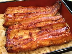 スーパーでうなぎ買うとき周りが全員敵に見えるよな