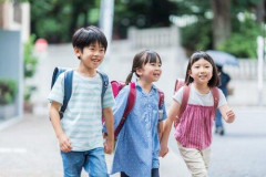 【悲報】今の小学生さん「学校に行く意味ってあるんですか？」不登校がブームになる・・・・・・・・・
