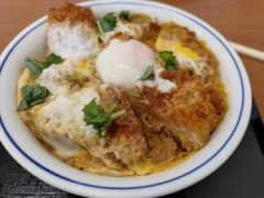 カツ丼食べるやつは絶望的に頭悪い