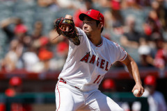 菊池雄星、５回途中５失点　日本人９人目のメジャー通算５０勝ならず　５回に連続四球から３失点