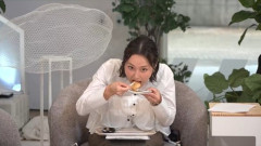 【放送事故】テレ朝女子アナ、口の周りに「きなこ」を付けたままニュースを読むｗｗｗｗ