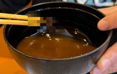 ネット民「くら寿司で汁物にコオロギが混入してた！」 くら寿司「調査します！」 → 衝撃の調査結果がこちら・・・