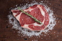 牛肉が格上、豚肉が格下の印象あるけど