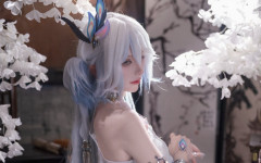 人気女性コスプレイヤー「崩壊スターレイル/爻光のコスプレしました！」ﾊﾟｼｬｯ → とんでもない物が映ってるのがバレて話題にｗｗｗｗｗ