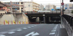 【悲報】最近よく聞く道路の「アンダーパス」、普通に「高架下」って呼べよｗｗｗｗｗｗｗｗｗｗ