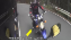 【動画】バイク同士が正面衝突…どちらに問題があったのか？