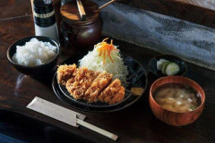 【爆笑】ご飯、味噌汁、とんかつ、キャベツの千切り←ここに一品足して革命起こせｗｗｗｗｗｗｗｗｗｗ