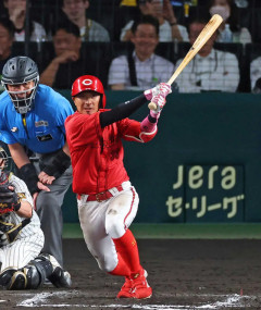 カープ菊池涼介、通算13度目の年間100安打達成！2000本安打まであと110安打