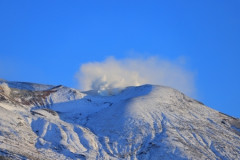 【マグマ】火山調査委「北海道・十勝岳で本格的噴火可能性高まる」と表明