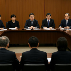 辺野古事故特別委、本格調査へ 「遺族の思い尊重」   #沖縄 |  何で選挙終わってから本格調査なんだよ  |  反対するのは