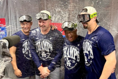 地区優勝、プレーオフ進出決定のドジャース山本由伸「やっと始まるな」