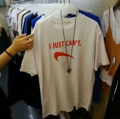 外国人「俺達が見かけたクセの強いTシャツを集めてみたｗｗｗｗ」