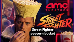 映画『ストリートファイター』”ガイルの髪”のポップコーンバケツが登場！実際に被ることができるけど邪魔すぎるｗｗｗｗｗｗ