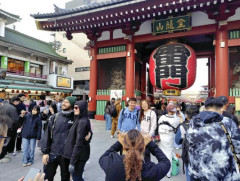 外国人の日本観光　もう飽きちゃったってよ