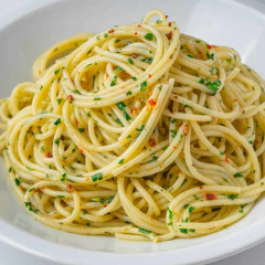 家ペペロンチーノとかいうなーんも美味くないただの「油絡め麺」、ガチでゴミｗｗｗｗｗｗ