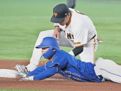 中日・井上監督「あわよくばっていうところが逆になってしまった…」先制のチャンス、花田が本塁突入しかけて戻りタッチアウト