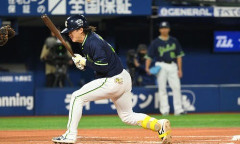 ヤクルト・長岡秀樹、病院に行かず様子見、6回にノーノー片山から死球受け途中交代