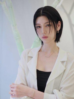 【朗報】三吉彩花さん、顔面まひで活動休止も順調に回復へ・・・・・・・・・