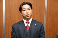 【悲報】サッカーJリーグ北海道コンサドーレ札幌、14億の営業損失(8年連続)　なおスポンサーの石屋製菓が12.5億補填