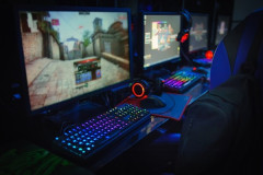 【緊急】ゲーム用のパソコン欲しいんやがノートと据え置きどっち買えばええん？