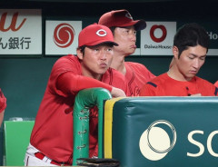 広島カープベンチ、みんな辛そう