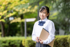 【画像あり】JK(15)「え、おじいちゃんをいじめる役ですか、わかりました！！」⇒！