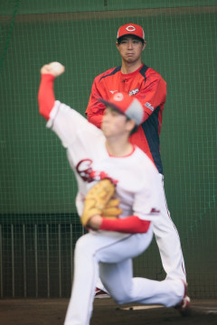 カープ野村祐輔、塾生の球速を〝10キロ上げるだけ〟で神コーチになってしまうｗｗｗ