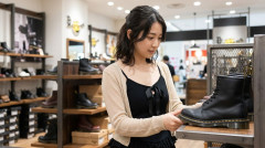 【イオンで半額！】「ドクターマーチン」←これが許される年齢‥‥