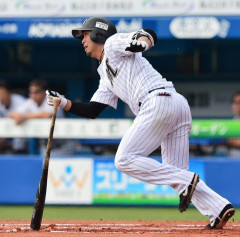 清田育宏　プロ通算12年　規定打席到達1回　ベストナイン1回　ゴールデングラブ1回