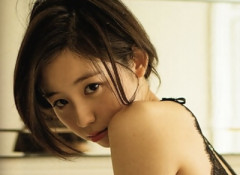 【画像】小池里奈(33)のランジェリー下半身、むちむちすぎる