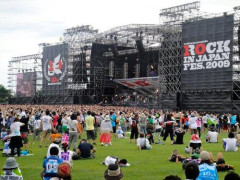 【困惑】音楽フェス「ロッキン」、台風接近も20日は開催決定 21日は未定