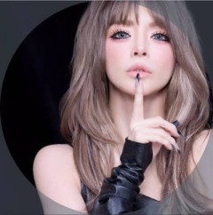【悲報】浜崎あゆみさん、知らない誰かになるｗｗｗｗｗ