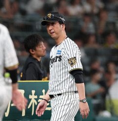 立石の落球に阪神・藤川監督「そのあたりは、もうやめておきましょう」と言及避ける